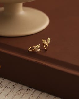 Dainty Gold Leaf Earrings,Open Hoop Earrings,Dainty Leave Earrings,Gold Huggie Hoops,Mini Hoops,Everyday Earrings,Minimalist Earrings