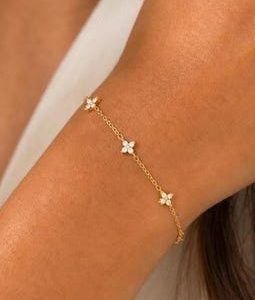 Gold Shiny Clover Bracelet | Stainless Steel Minimalist Dainty Jewellery