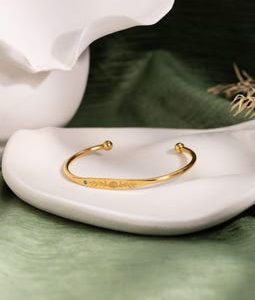 Birth Flower Cuff Bracelet with Birthstone, Personalized Mother Bracelet, Engraved Flower Bangle, Mom  Birthday Gift, Jewelry Gift for Her